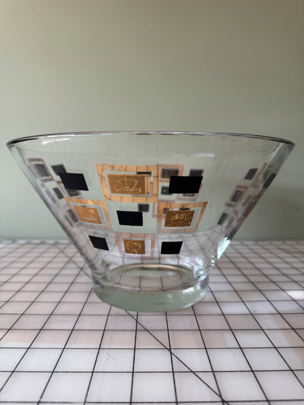Vintage Mid Century Modern Glass Serving Bowl Gold Atomic Decor - Picture 4 of 10
